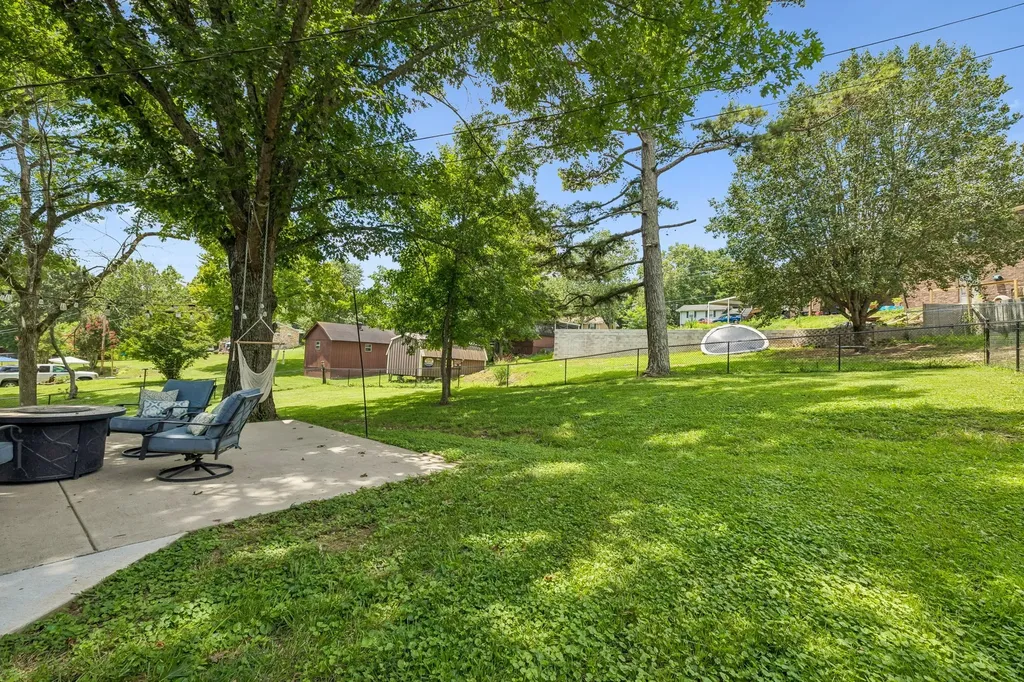 208 Western Avenue Hartsville TN 37074