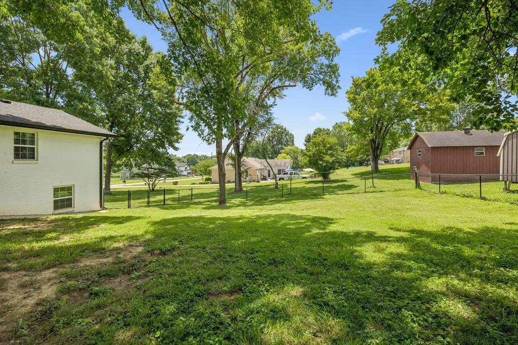 208 Western Avenue Hartsville TN 37074