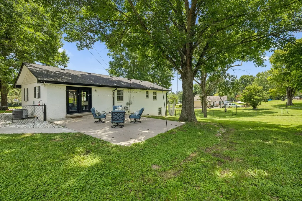 208 Western Avenue Hartsville TN 37074