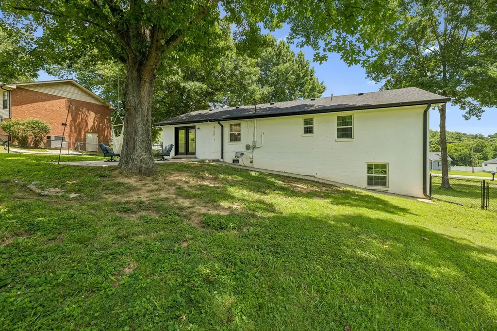 208 Western Avenue Hartsville TN 37074