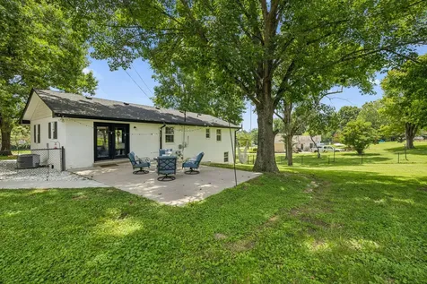 208 Western Avenue Hartsville TN 37074