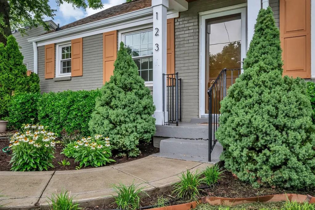 1235 Sunnymeade Drive Nashville TN 37216