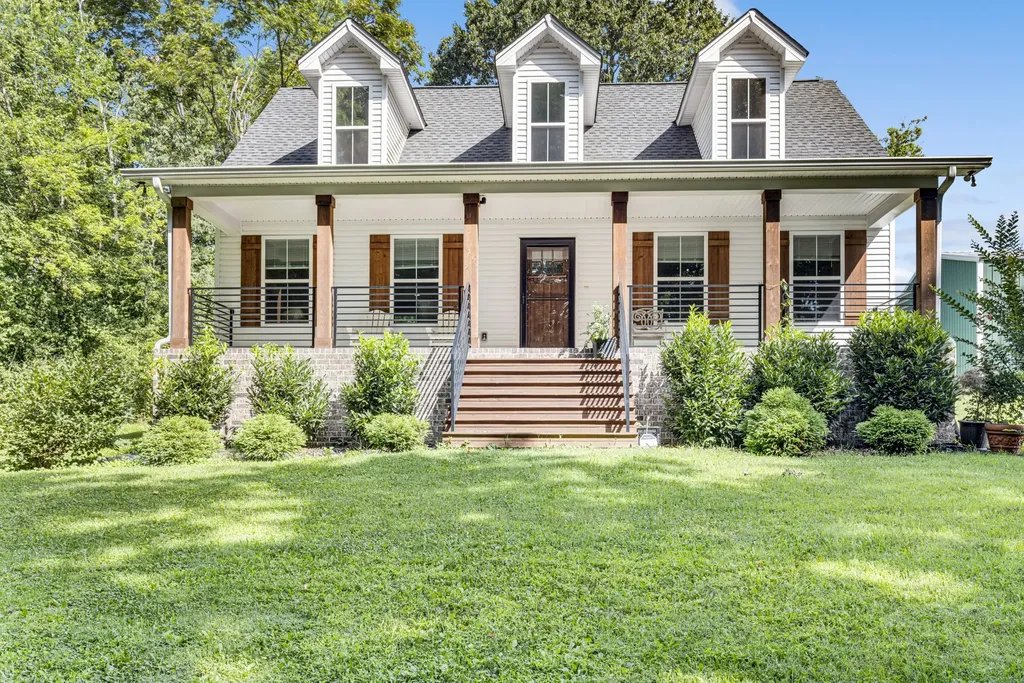998 West Street Greenbrier TN 37073