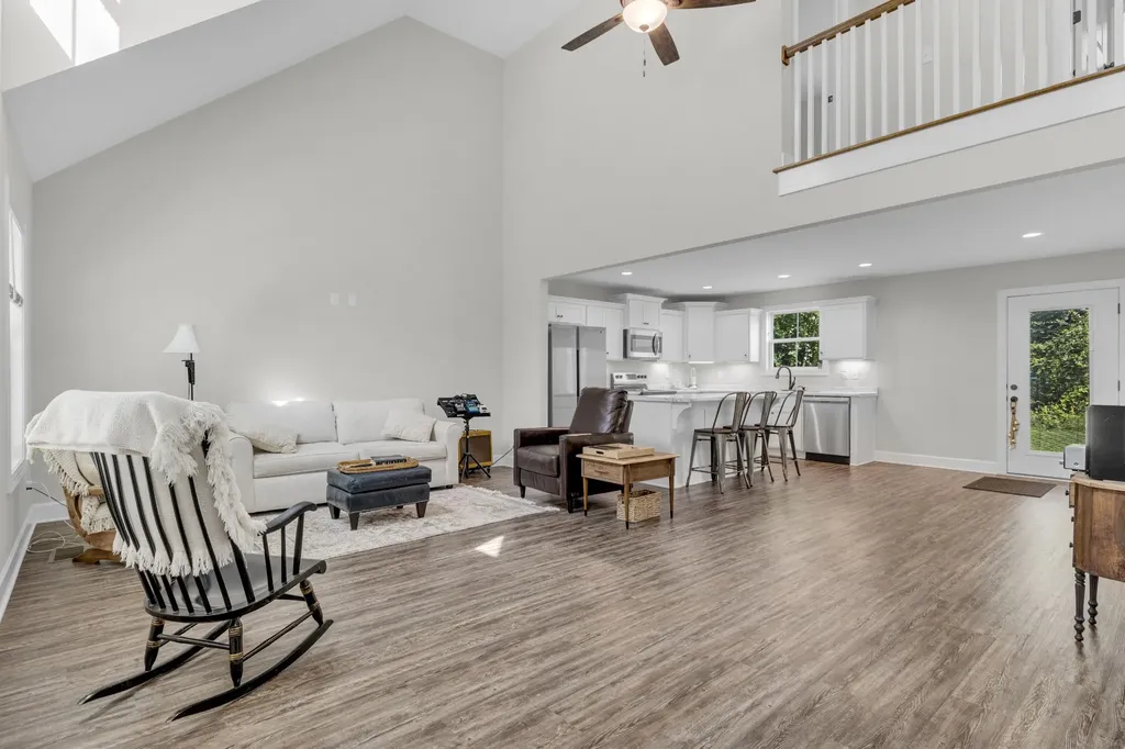 998 West Street Greenbrier TN 37073