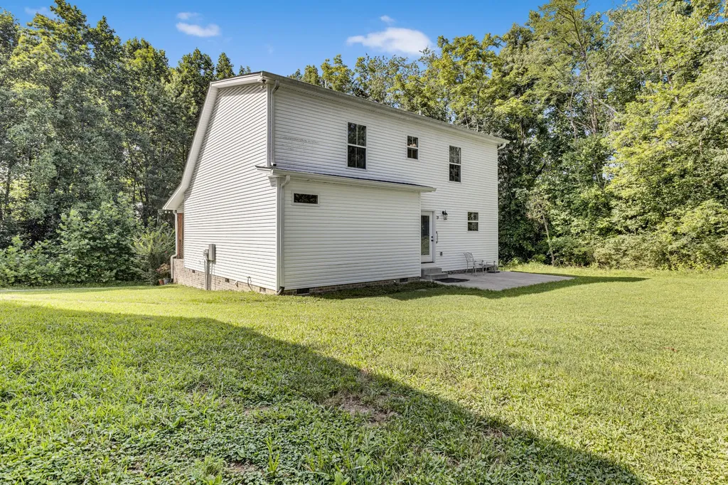 998 West Street Greenbrier TN 37073