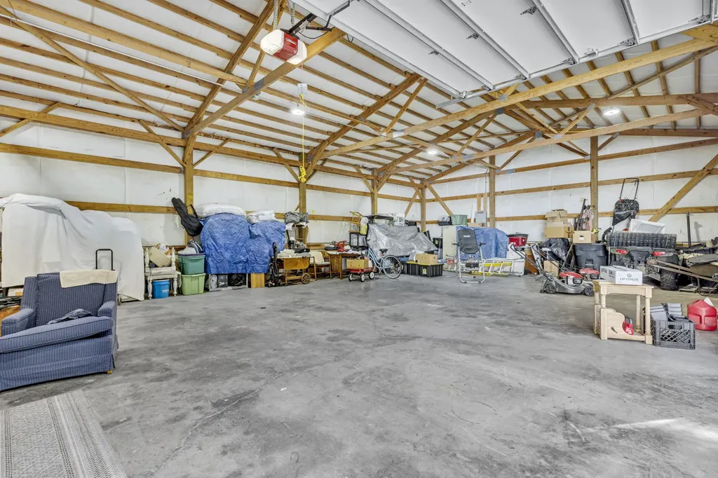 998 West Street Greenbrier TN 37073