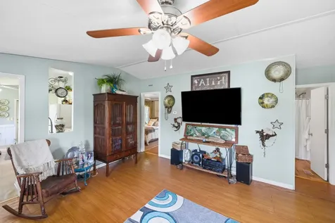 869 Riverview Drive Decaturville TN 38329