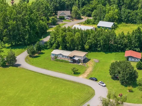 869 Riverview Drive Decaturville TN 38329