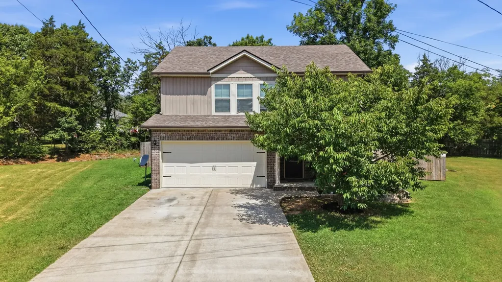 104 Check Court Smyrna TN 37167