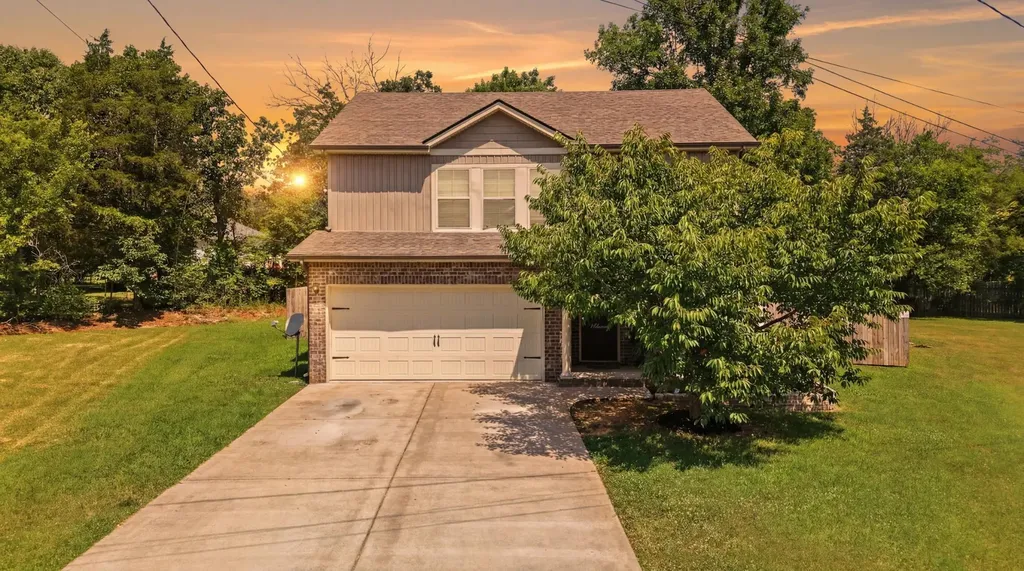 104 Check Court Smyrna TN 37167