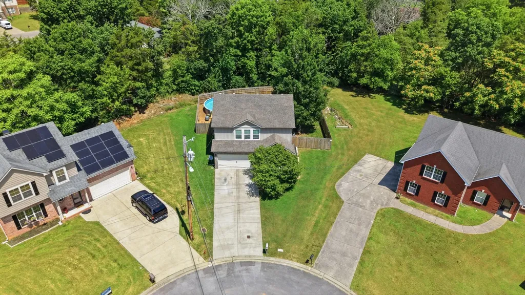 104 Check Court Smyrna TN 37167