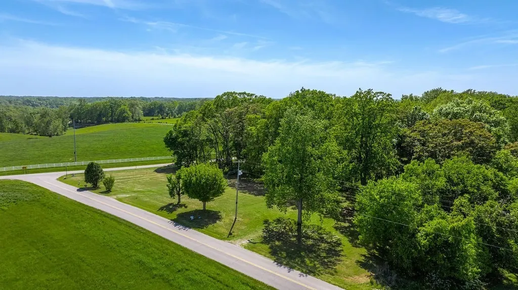 105 Riggs Road Portland TN 37148