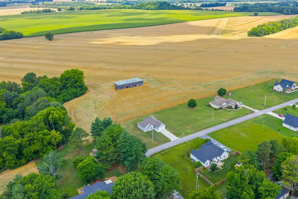 103 Red Bird Avenue Adairville KY 42202