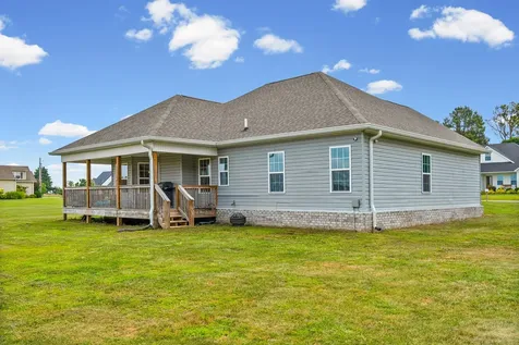 103 Red Bird Avenue Adairville KY 42202