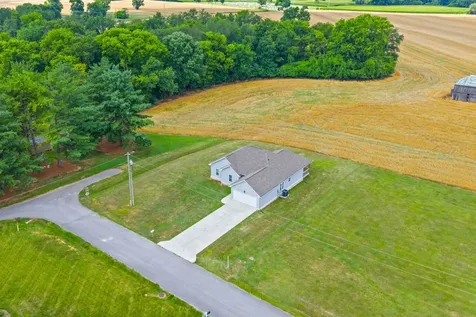 103 Red Bird Avenue Adairville KY 42202