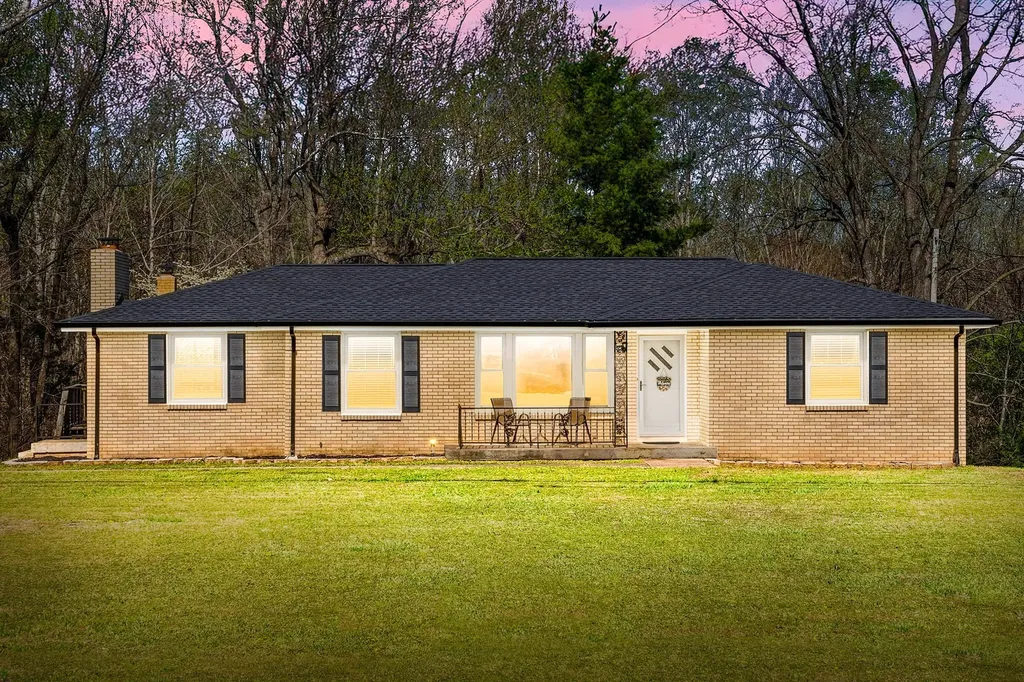2403 Ashland City Road Clarksville TN 37043