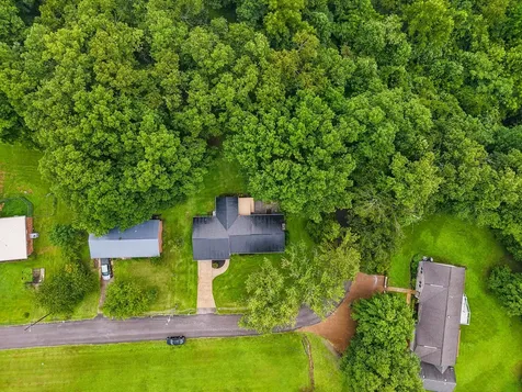 1416 Oakmont Circle Centerville TN 37033