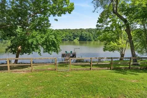 554 Hickman Shores Road Dover TN 37058