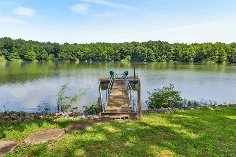 554 Hickman Shores Road Dover TN 37058