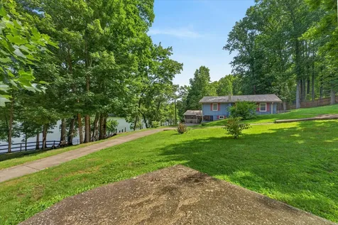 554 Hickman Shores Road Dover TN 37058