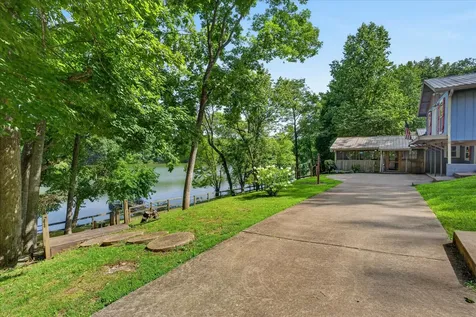 554 Hickman Shores Road Dover TN 37058
