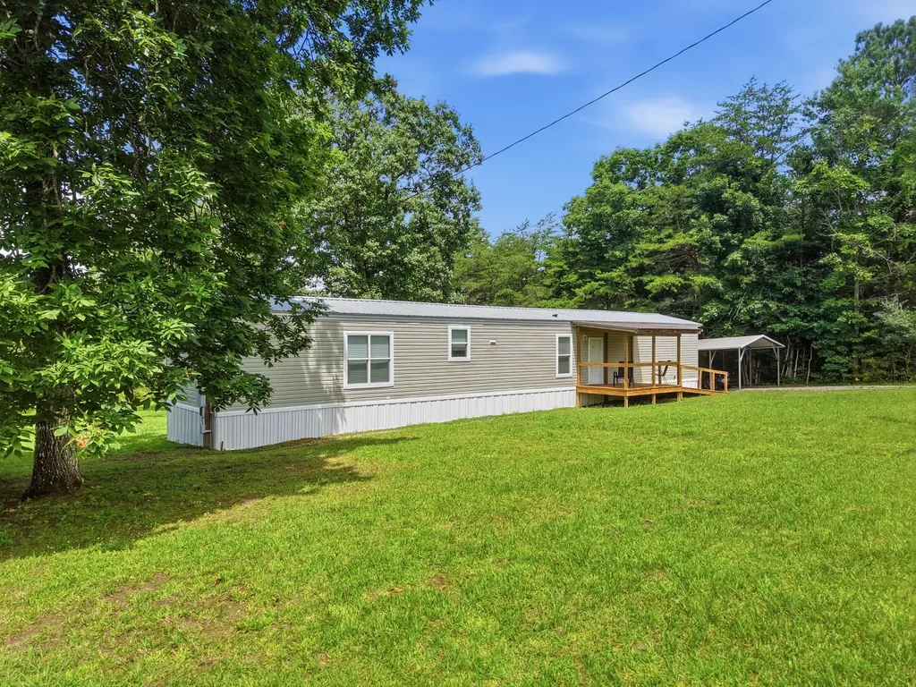 1180 Lake Hill Road Monterey TN 38574
