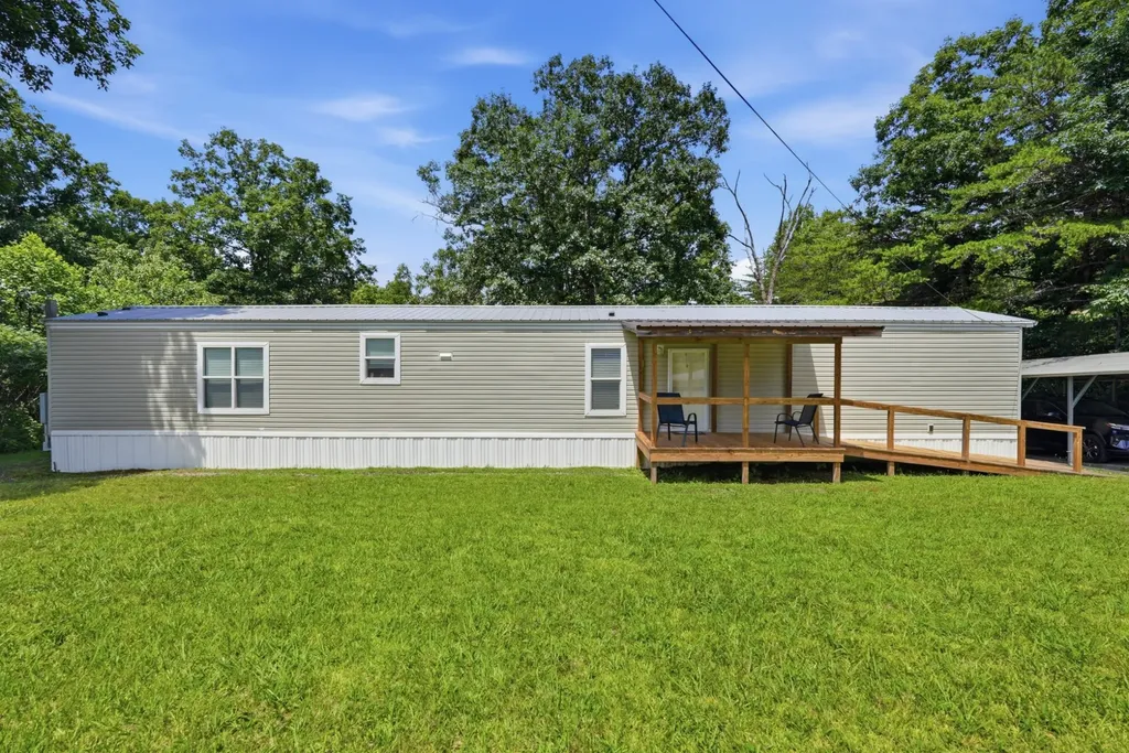 1180 Lake Hill Road Monterey TN 38574