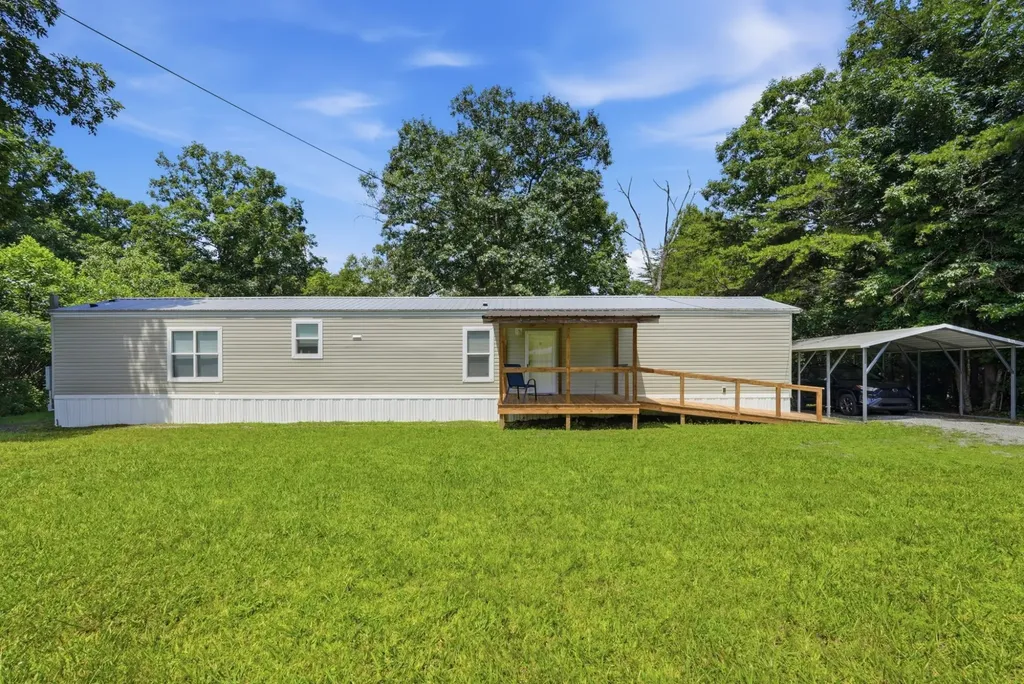 1180 Lake Hill Road Monterey TN 38574