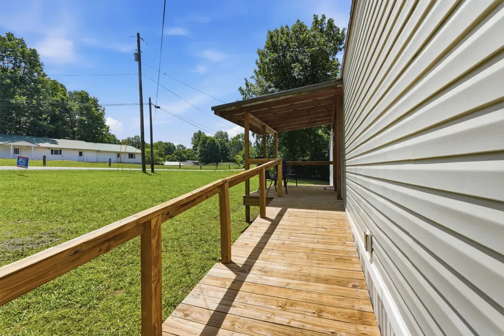 1180 Lake Hill Road Monterey TN 38574