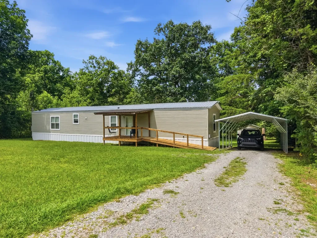 1180 Lake Hill Road Monterey TN 38574