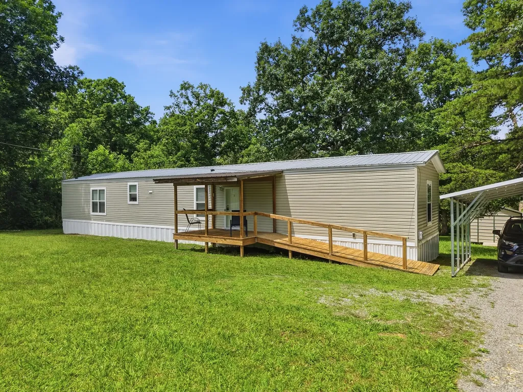 1180 Lake Hill Road Monterey TN 38574