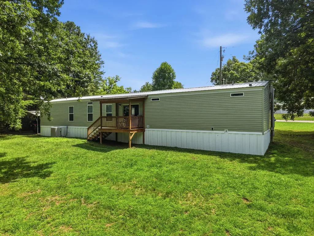 1180 Lake Hill Road Monterey TN 38574