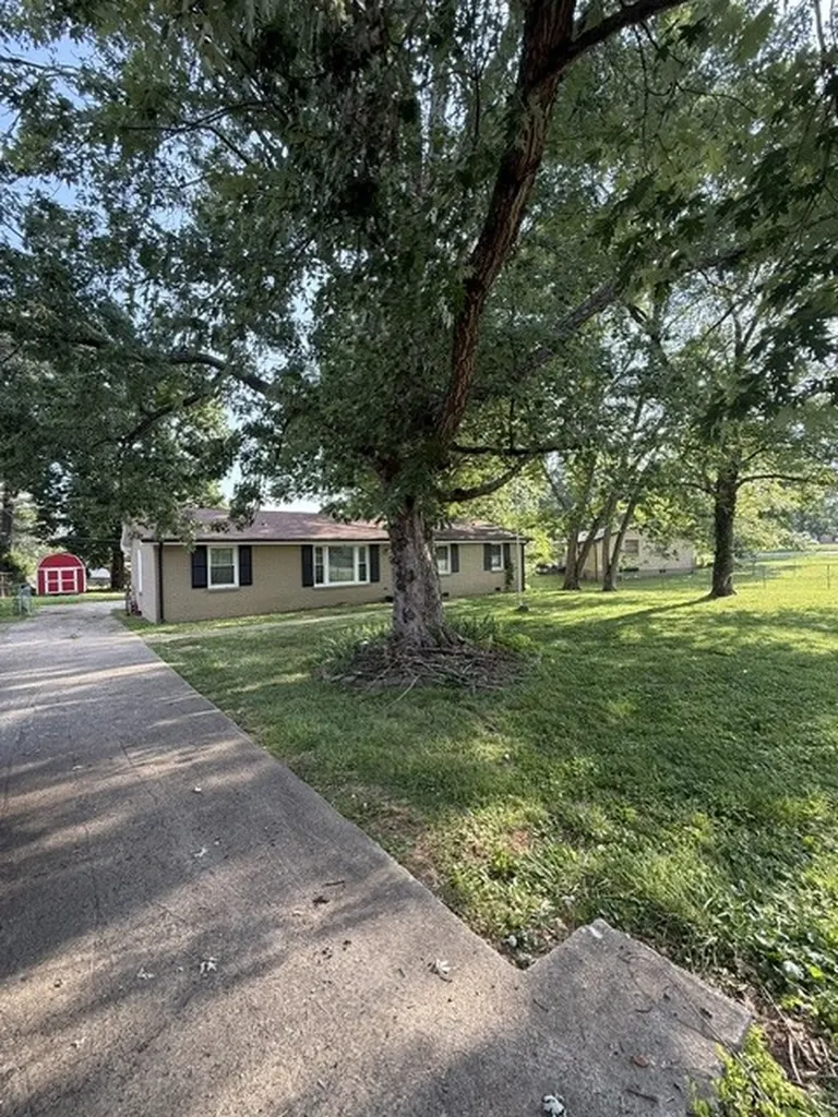 236 Pine Mountain Road Clarksville TN 37042