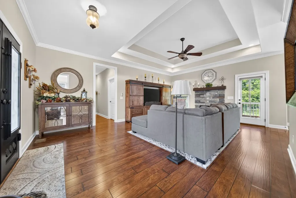130 Tison Lane Cottontown TN 37048