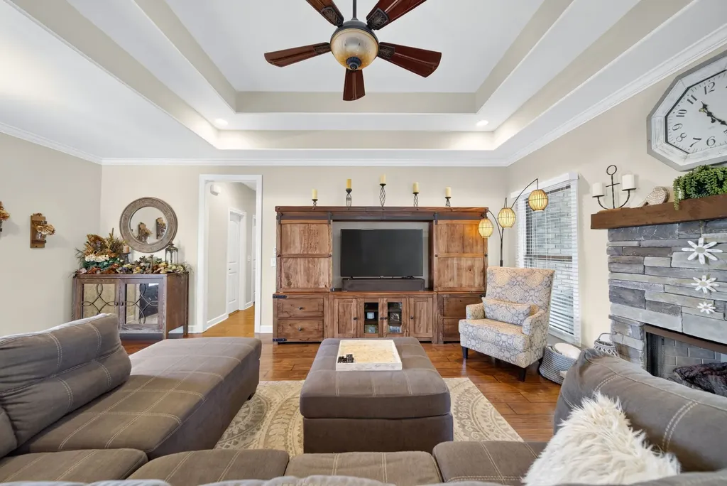 130 Tison Lane Cottontown TN 37048
