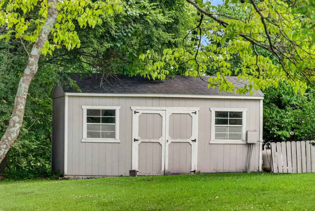 130 Tison Lane Cottontown TN 37048