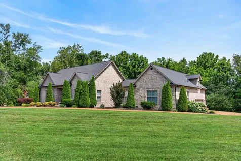 130 Tison Lane Cottontown TN 37048