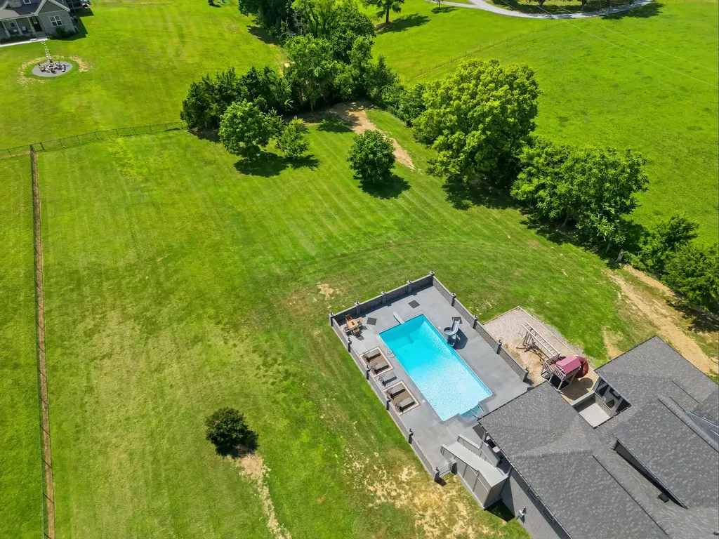 4940 Albert Fentress Road Greenbrier TN 37073