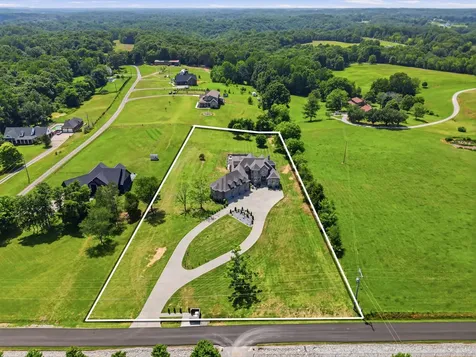 4940 Albert Fentress Road Greenbrier TN 37073