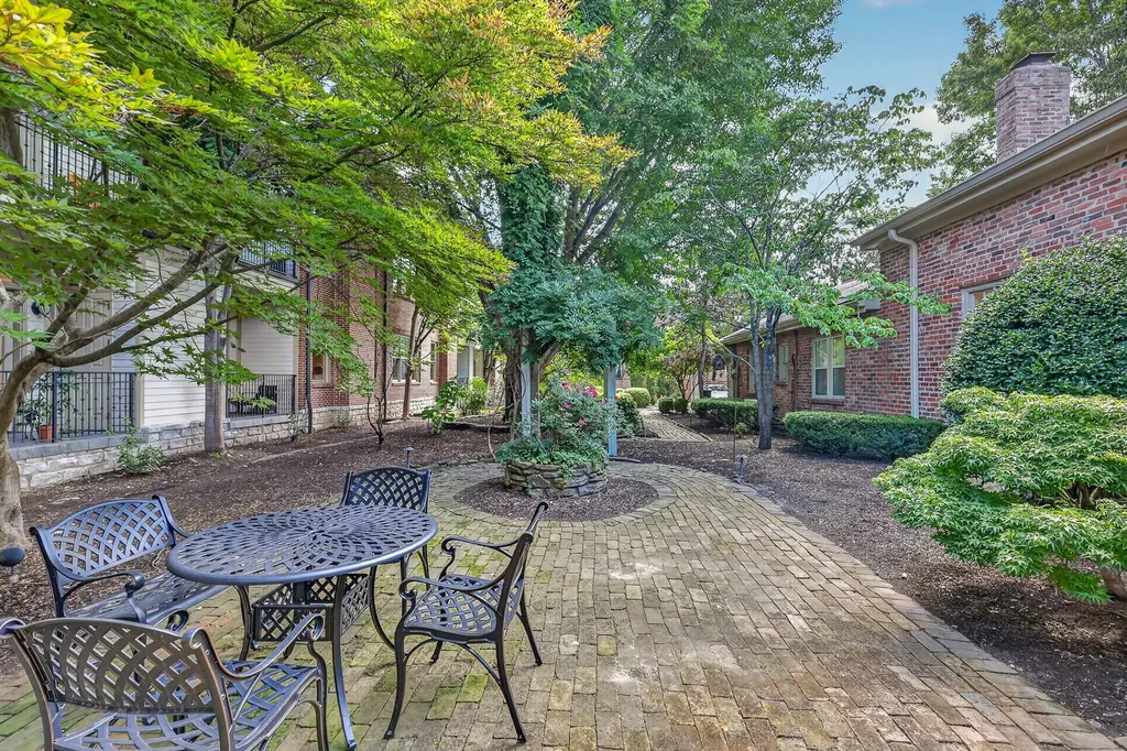 137 3rd Ave, N Franklin TN 37064