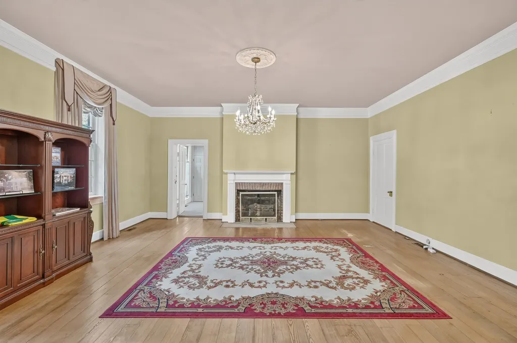 137 3rd Ave, N Franklin TN 37064