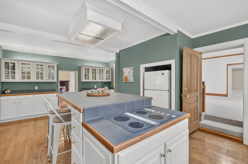 137 3rd Ave, N Franklin TN 37064