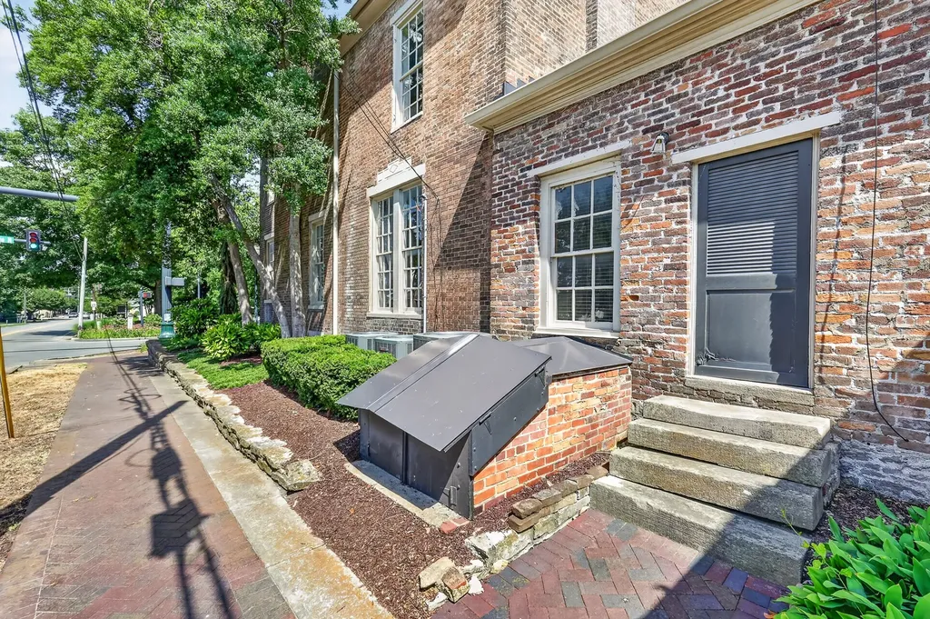 137 3rd Ave, N Franklin TN 37064