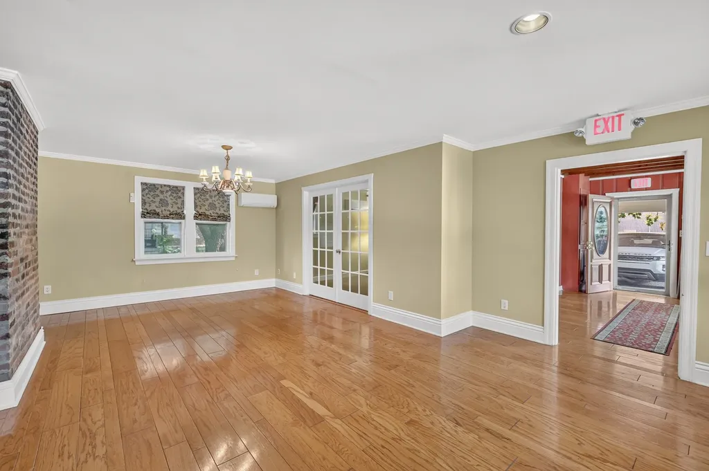 137 3rd Ave, N Franklin TN 37064