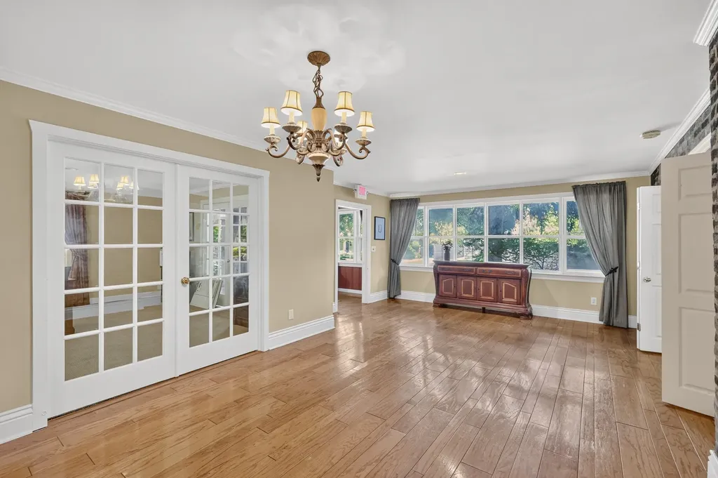 137 3rd Ave, N Franklin TN 37064