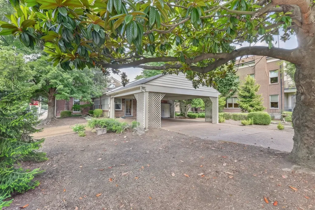 137 3rd Ave, N Franklin TN 37064