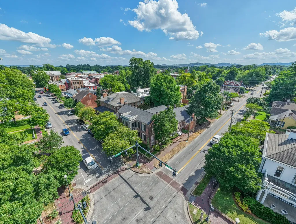 137 3rd Ave, N Franklin TN 37064
