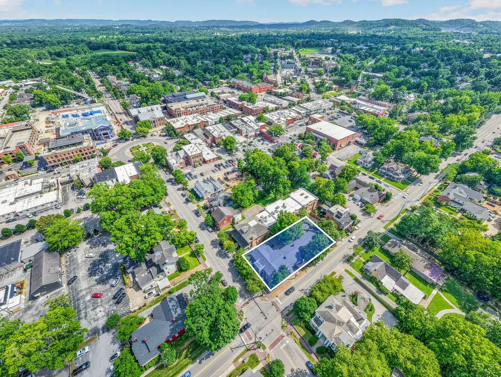 137 3rd Ave, N Franklin TN 37064