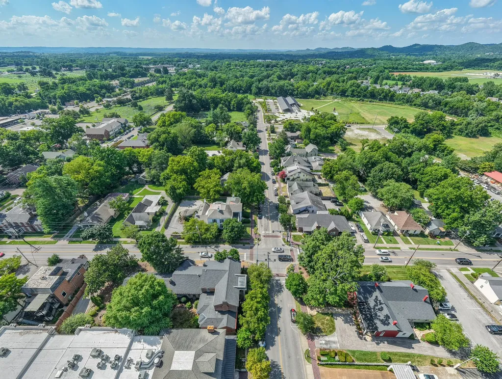 137 3rd Ave, N Franklin TN 37064