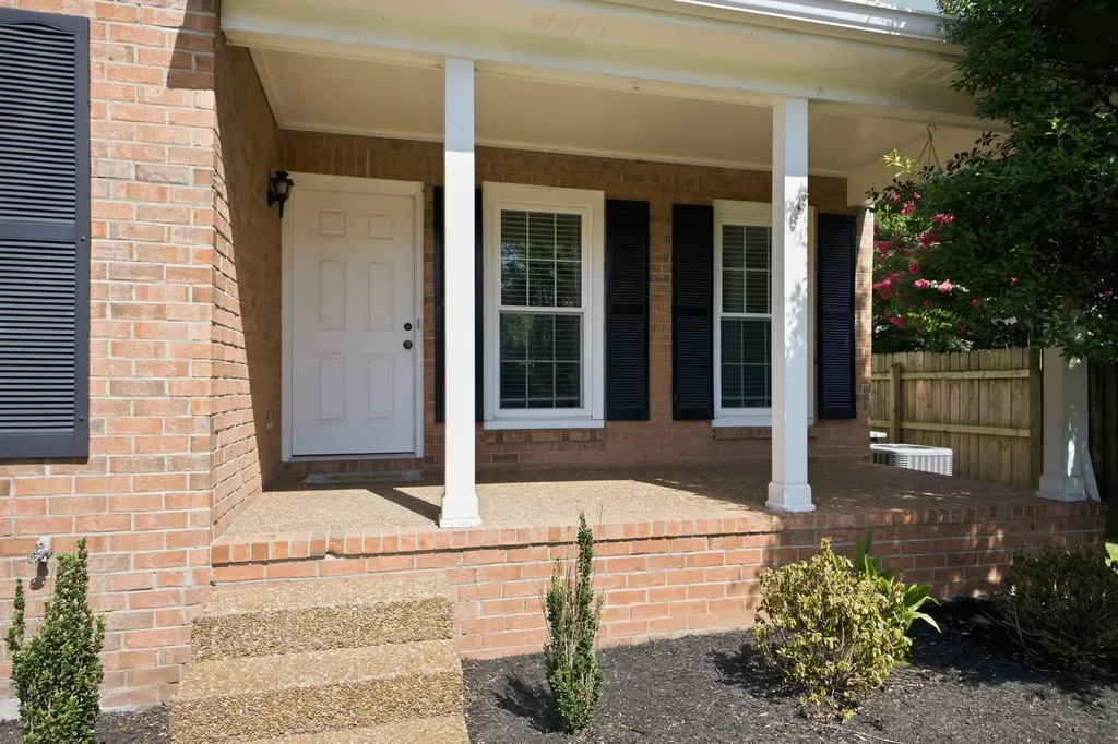 632 Independence Dr, E Franklin TN 37067